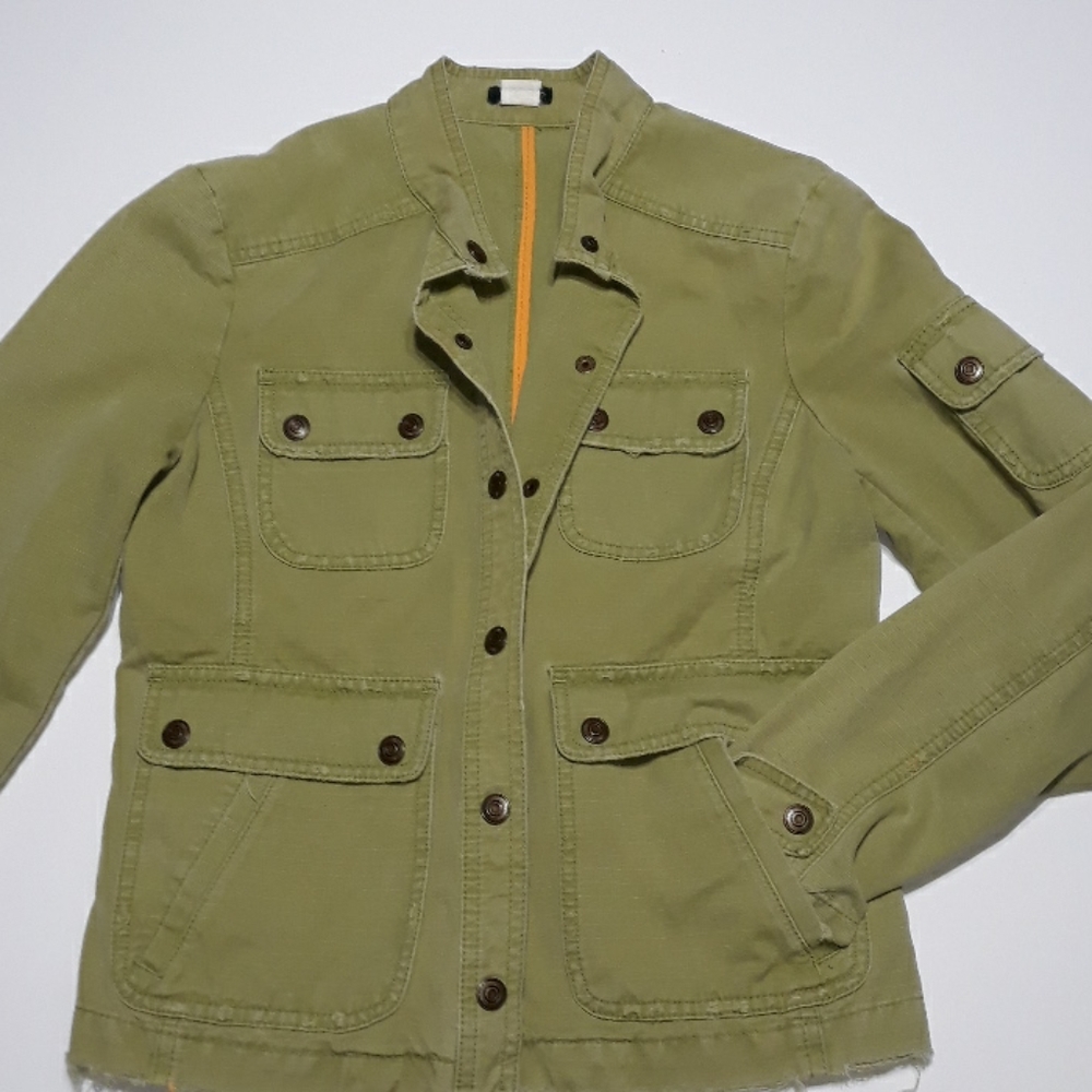 ❤ ❤❤️ 4 for $20.    lightweight jacket. Army green